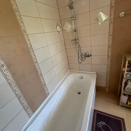 дани и мони Apartamento *