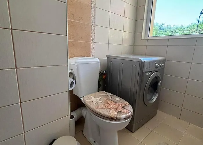 дани и мони Apartment