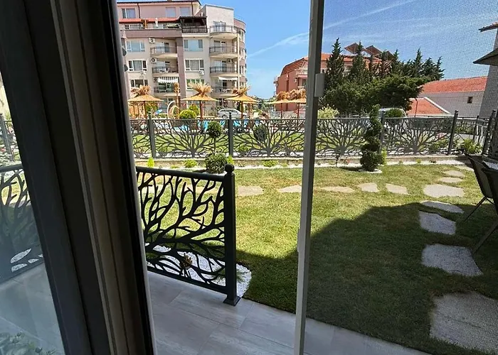 Apartment дани и мони *