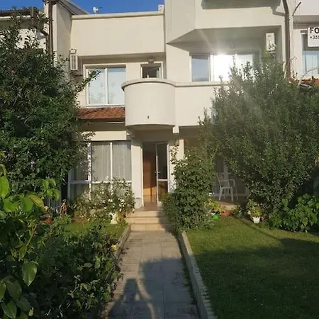 яна Holiday home *